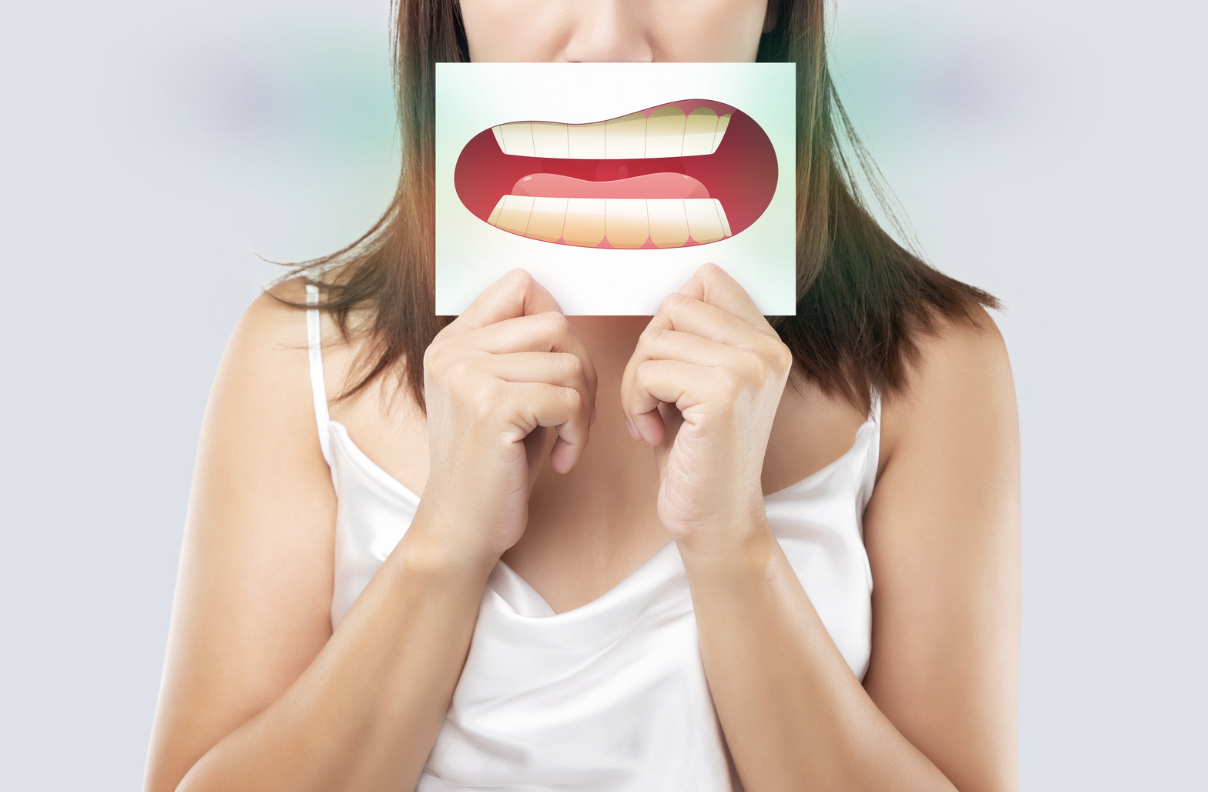 虫歯があると口臭が強くなる？臭いの原因と口の中で起こりやすい変化や特徴